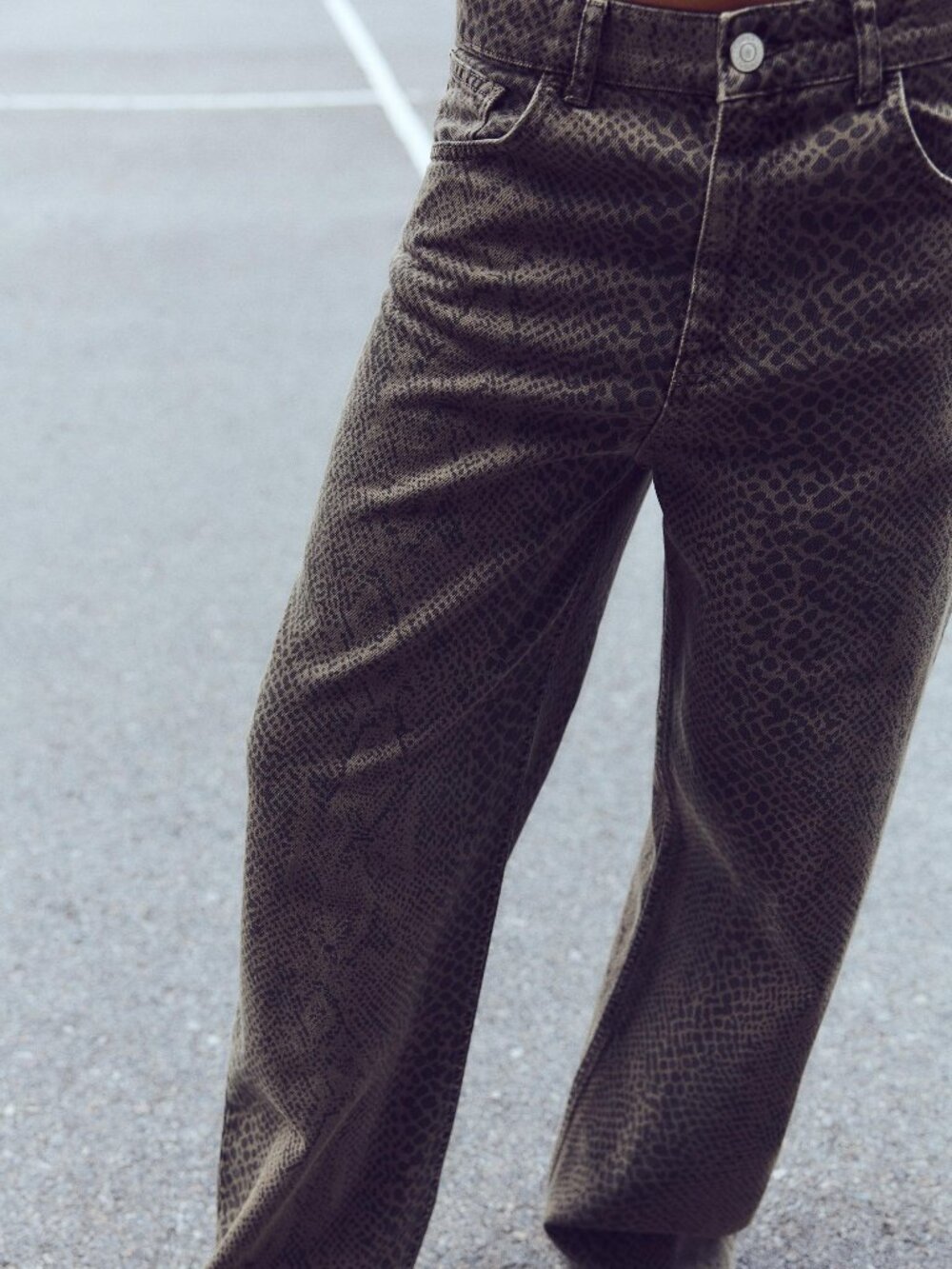 Zara Snake Print Wide Leg Jeans – Women’s Size [ 8 ]